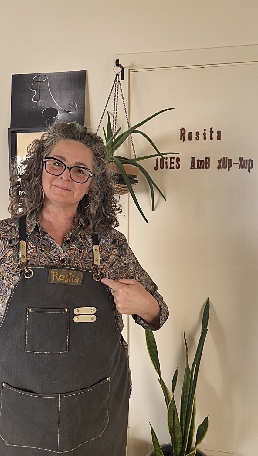 Dins del taller de Rosita Joies · Portes obertes al taller de joieria artesanal