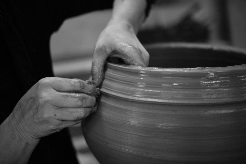 Transformació de la matèria. Fem paper de fang amb Victòria Rabal i Montserrat Carafí Ferrer