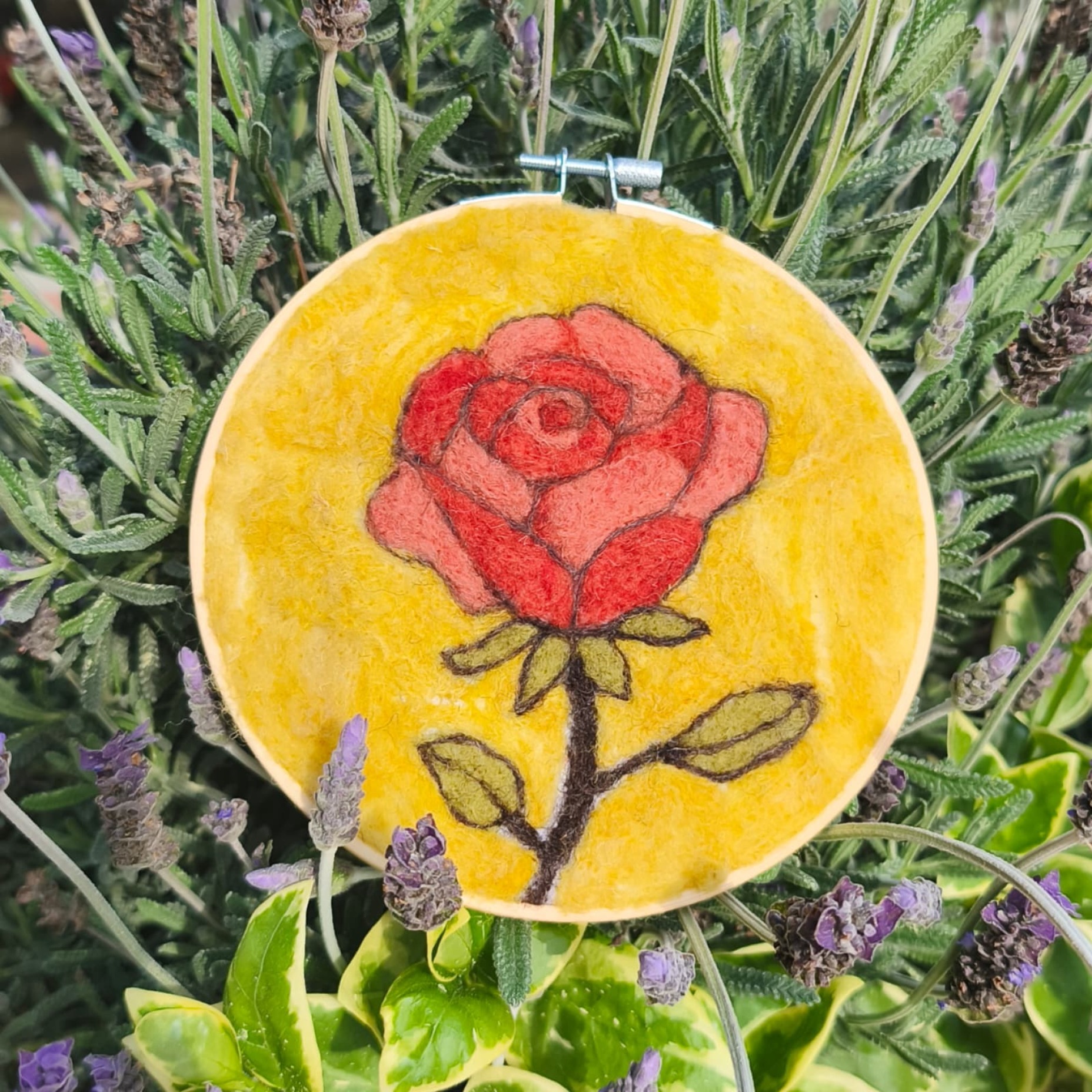 Un quadre de llana. Taller de punxonat amb Barrina. Artesania de la llana