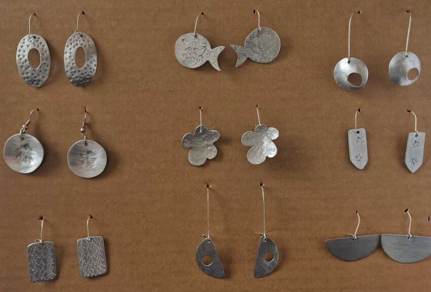 Fes les teves arracades. Taller de joieria contemporània amb Taller Girasoles