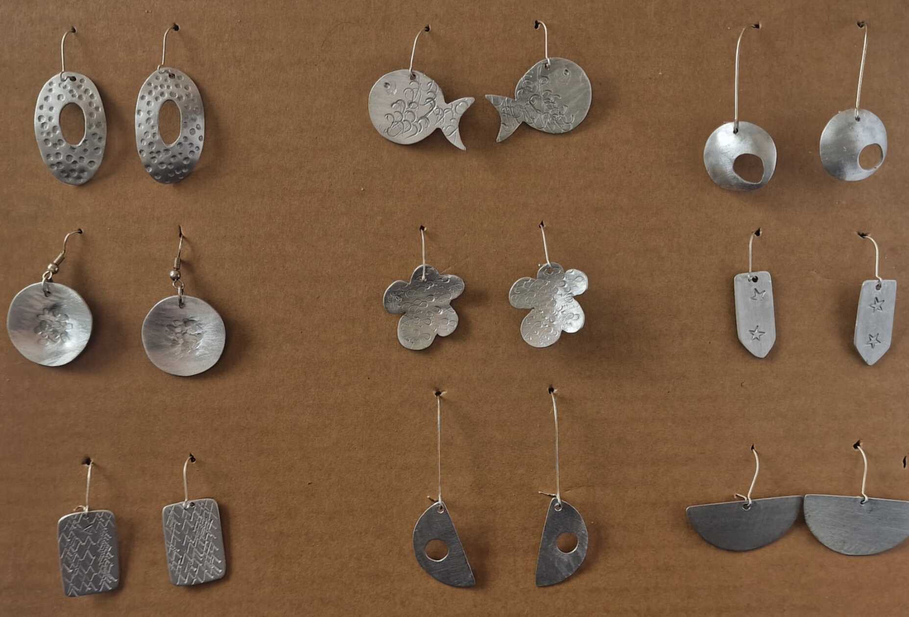 Fes les teves arracades. Taller de joieria contemporània amb Taller Girasoles